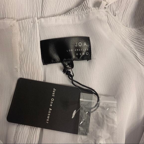 NWT JOA ruffle cold shoulder romper - Picture 9 of 9